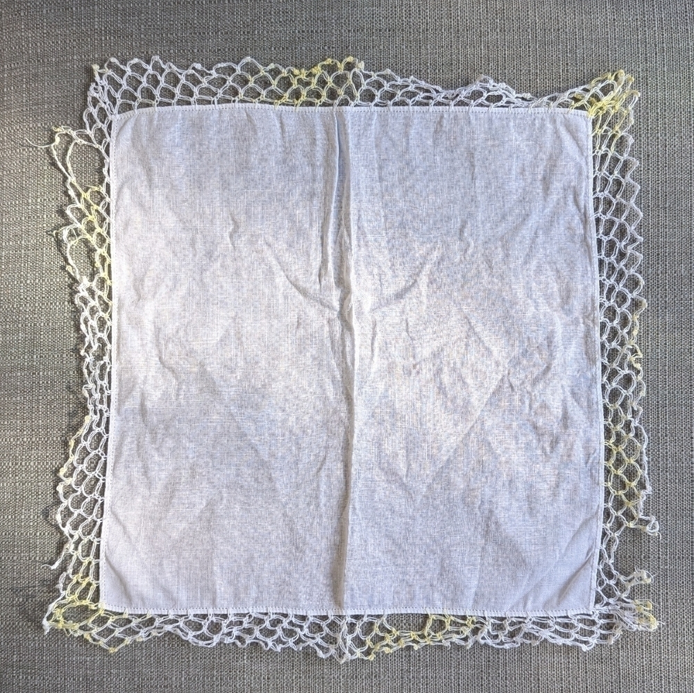 5 Hankies With Lace Edging - Picture 5 of 5